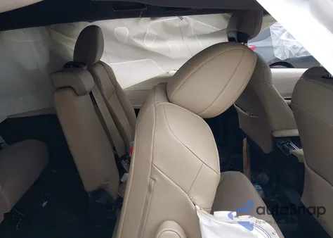 2024 Toyota Sienna Xle z USA, uszkodzony, nr VIN 5TDYRKEC2RS220855